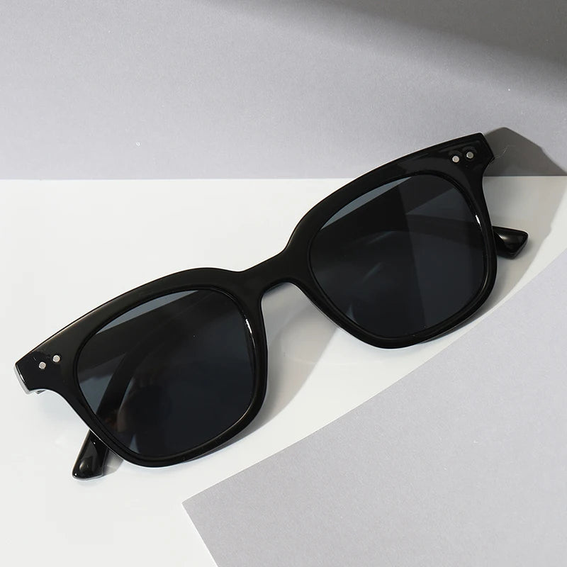 Retro Small Frame Cat Eye Sunglasses for Women 2023 Luxury V Sun Glasses Men Fashion Jelly Sunglasses with Metal Hinges