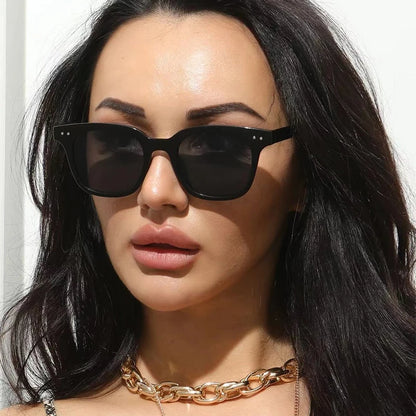 Retro Small Frame Cat Eye Sunglasses for Women 2023 Luxury V Sun Glasses Men Fashion Jelly Sunglasses with Metal Hinges