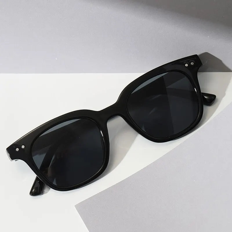 Retro Small Frame Cat Eye Sunglasses for Women 2023 Luxury V Sun Glasses Men Fashion Jelly Sunglasses with Metal Hinges