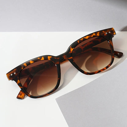 Retro Small Frame Cat Eye Sunglasses for Women 2023 Luxury V Sun Glasses Men Fashion Jelly Sunglasses with Metal Hinges